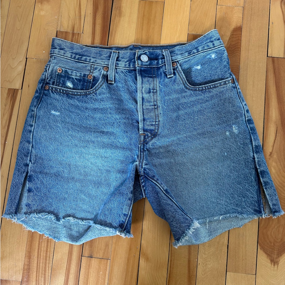 Levi’s 501 Shorts — medium wash